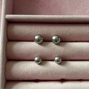 Elegant Silver Pearl Stud Earrings Set